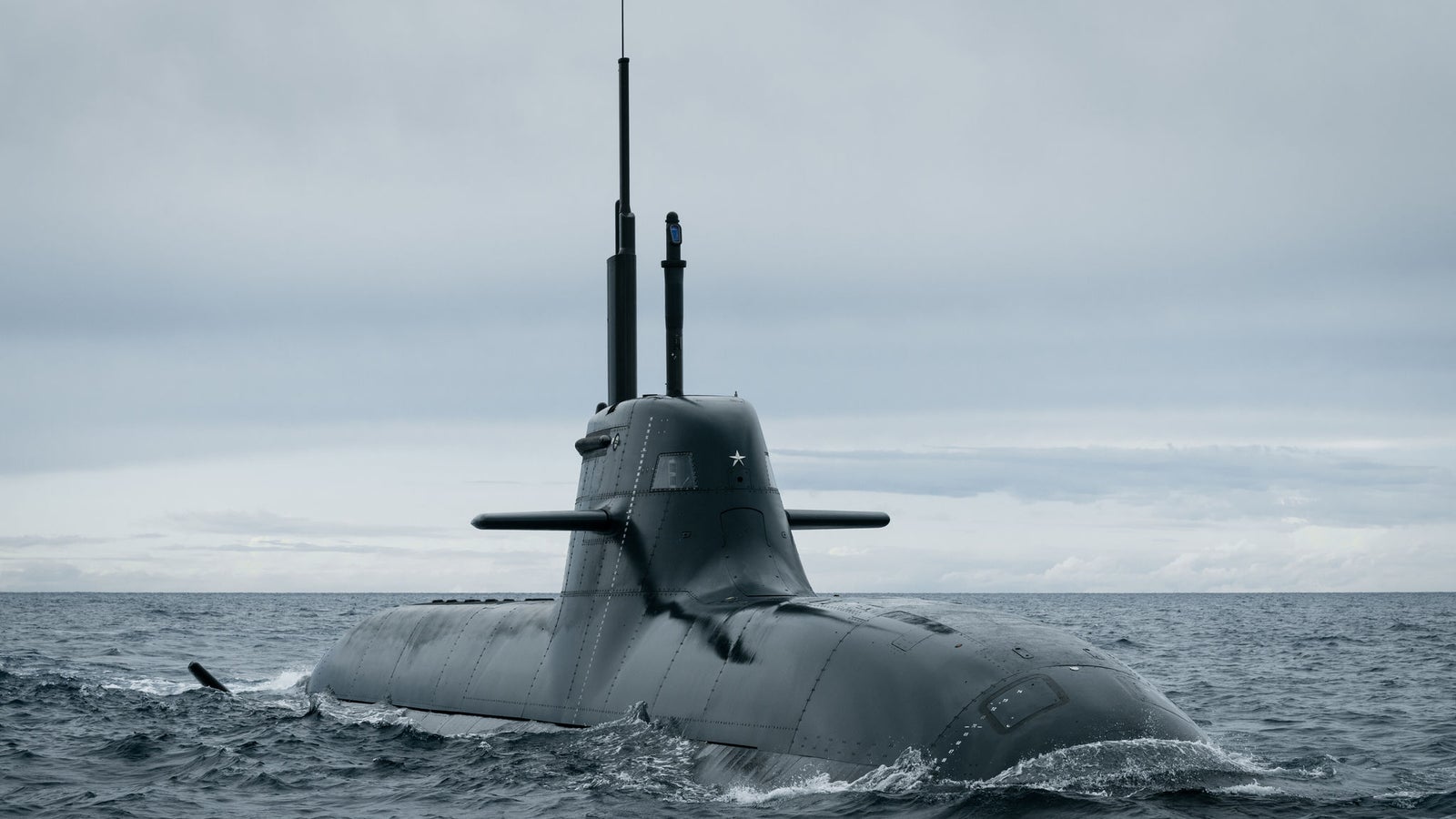 Fincantieri | Gruppo - Business - Prodotti - Sommergibili - Classe Todaro: Vista laterale del sommergibile operativo in emersione, design avanzato e scafo scuro, tecnologia militare evidente.